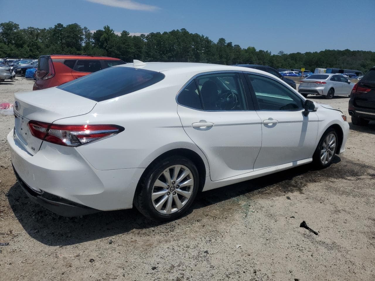 2020 Toyota Camry Le - foto 3