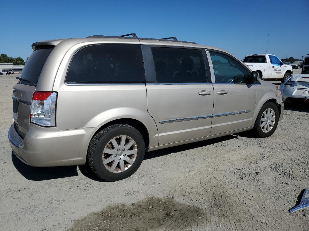 2014 Chrysler Town & Country Touring - foto 3