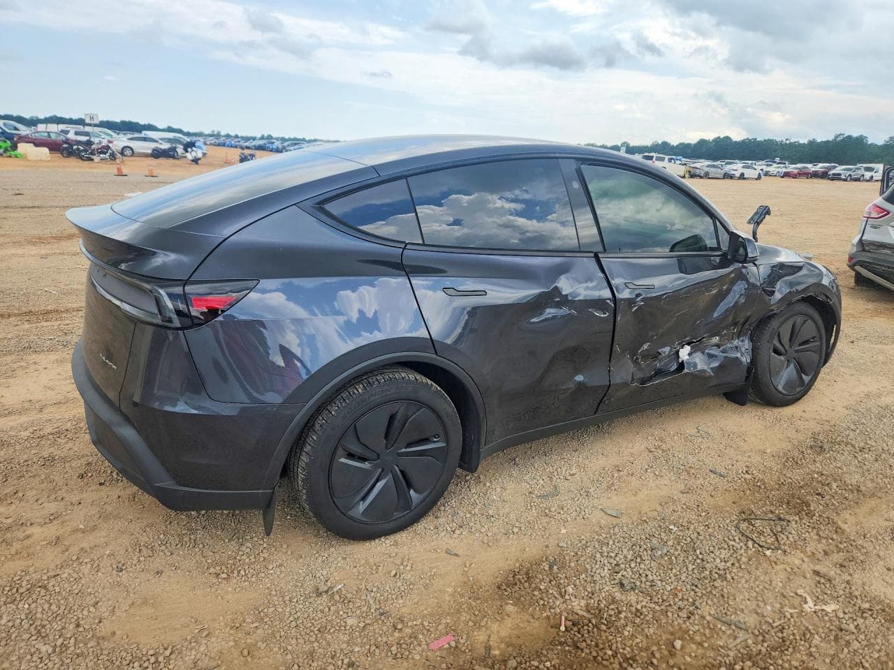 2026 Tesla Model Y - foto 3