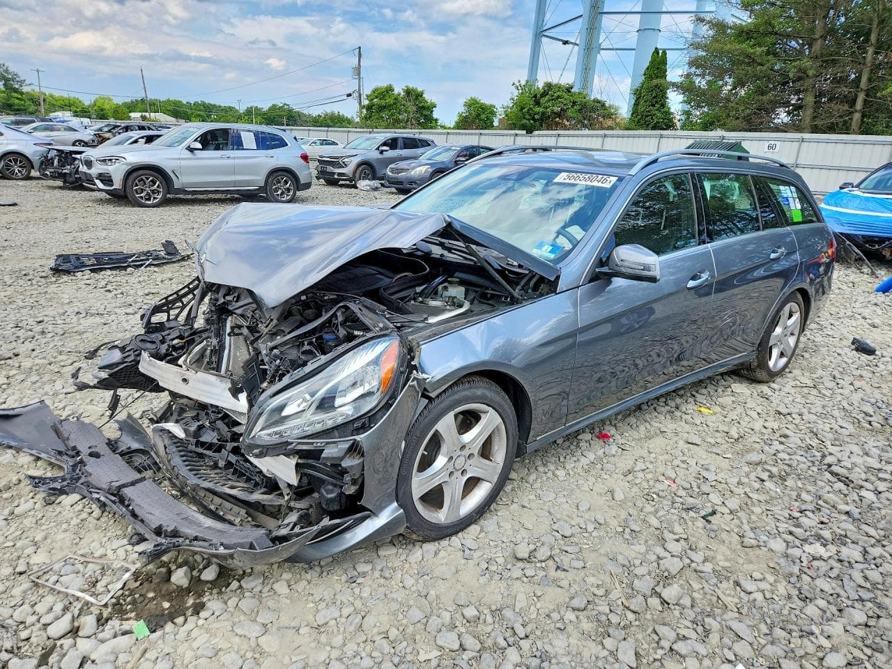 Mercedes-Benz E-klasse 2016 z USA