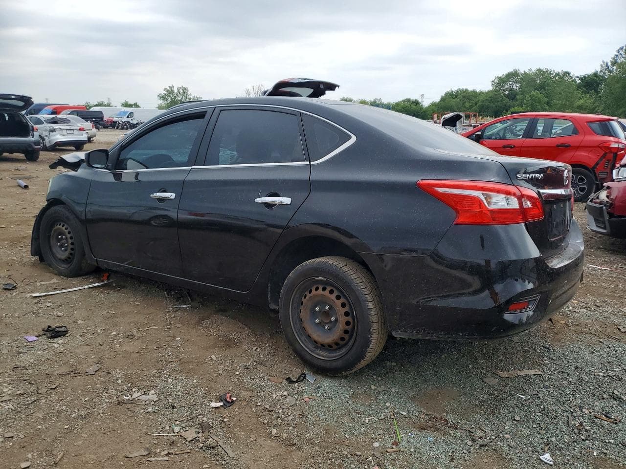 2019 Nissan Sentra S - foto 2