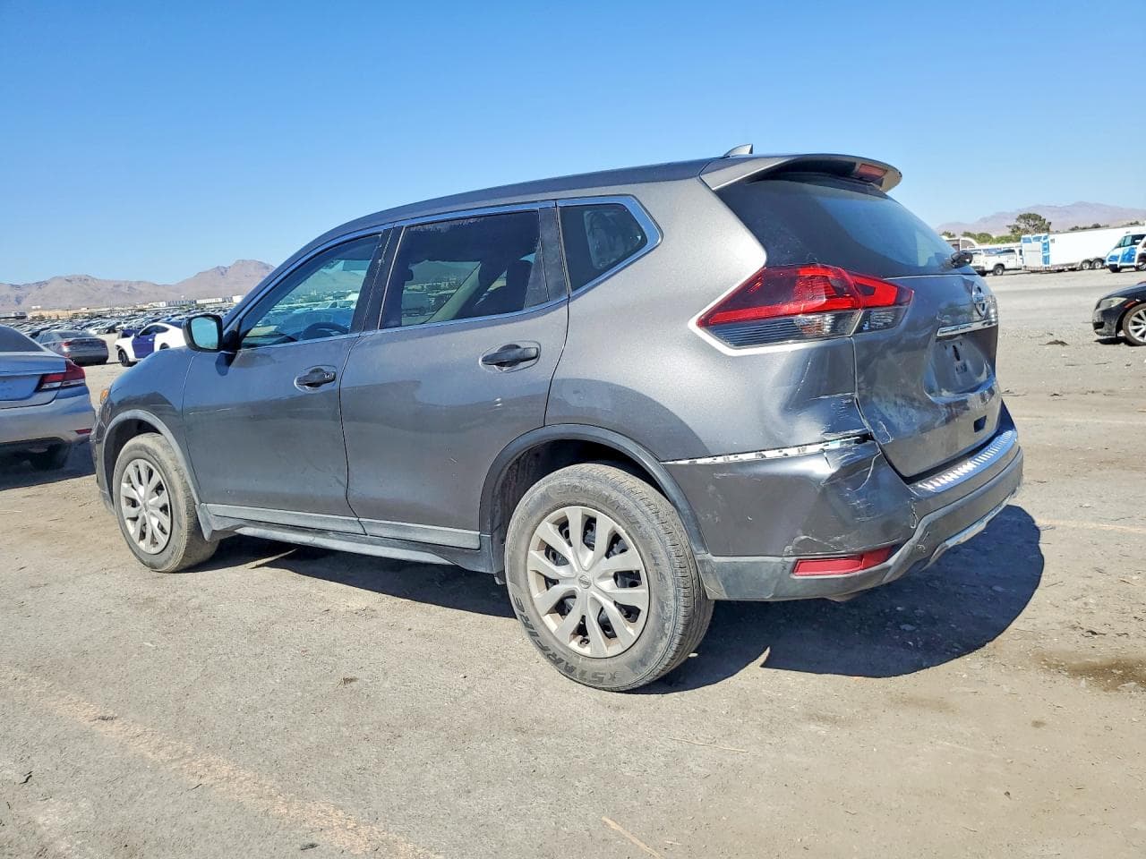2018 Nissan Rogue S - foto 2