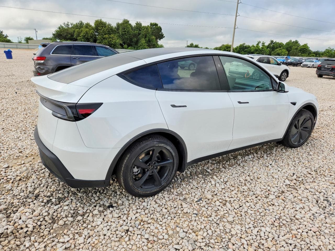 2026 Tesla Model Y - foto 3