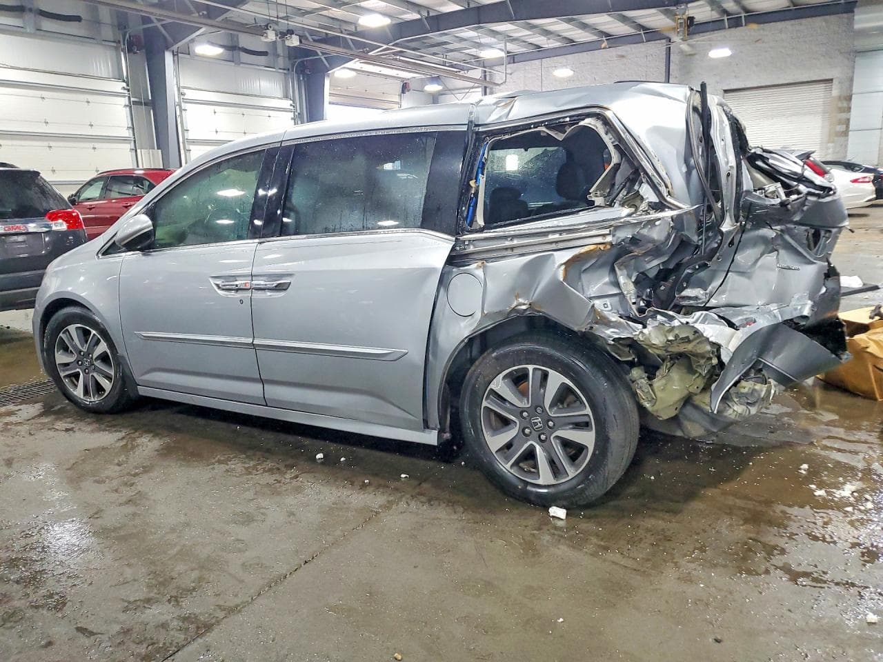 2016 Honda Odyssey Touring - foto 2