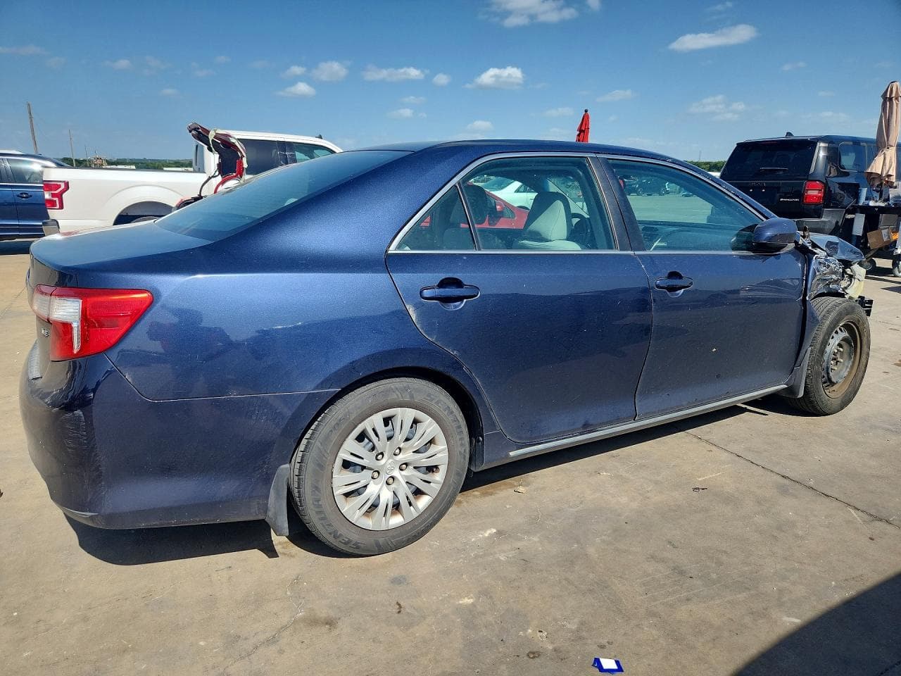 2014 Toyota Camry Le - foto 3