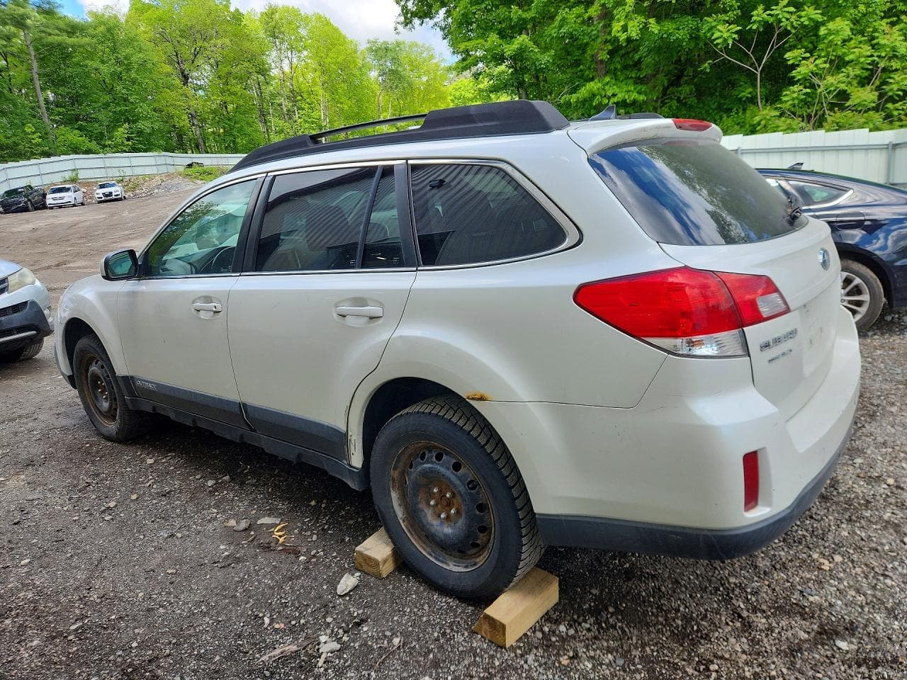 2013 Subaru Outback 3.6R Limited - foto 2