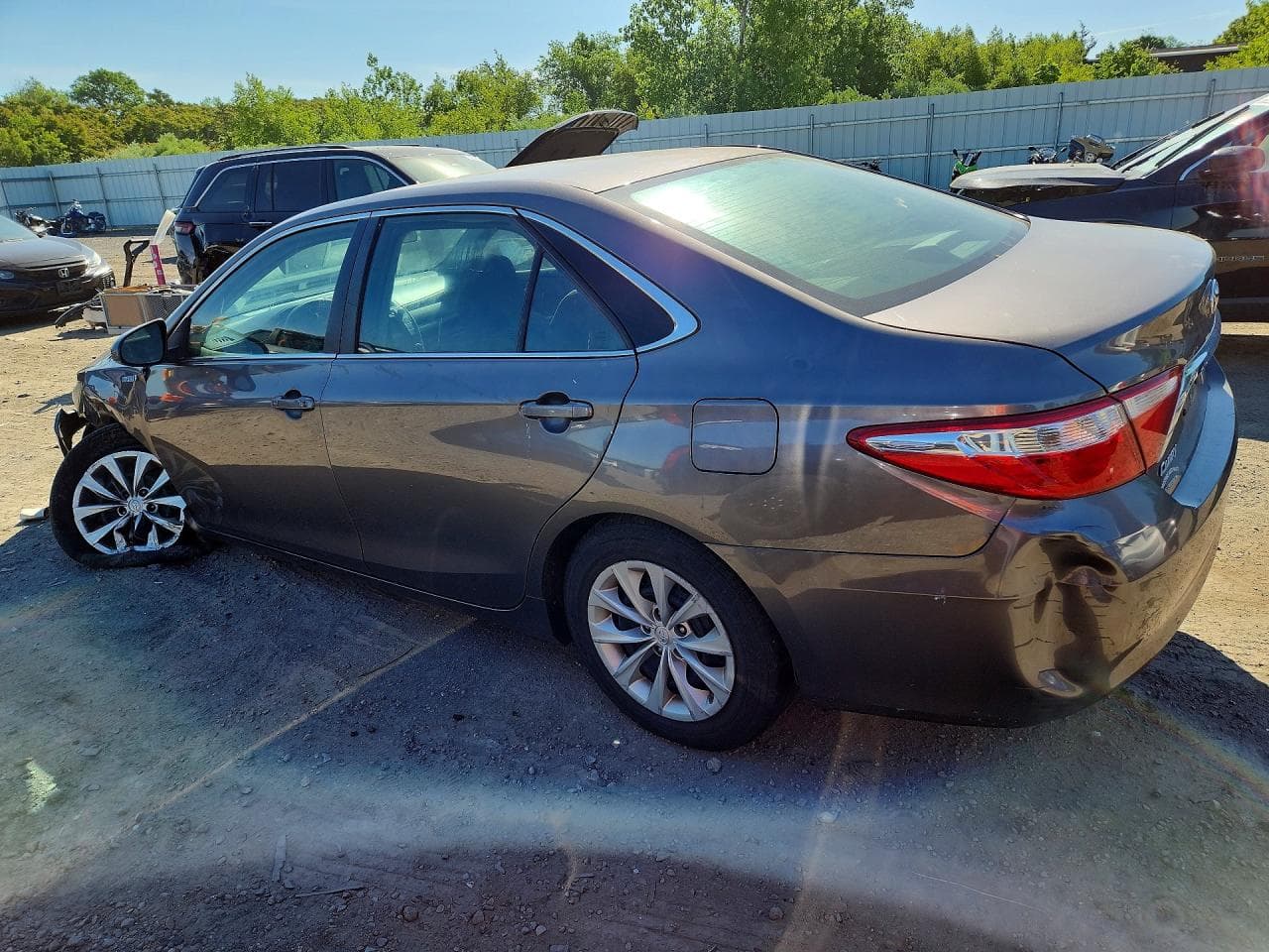 2016 Toyota Camry Hybrid Le - foto 2