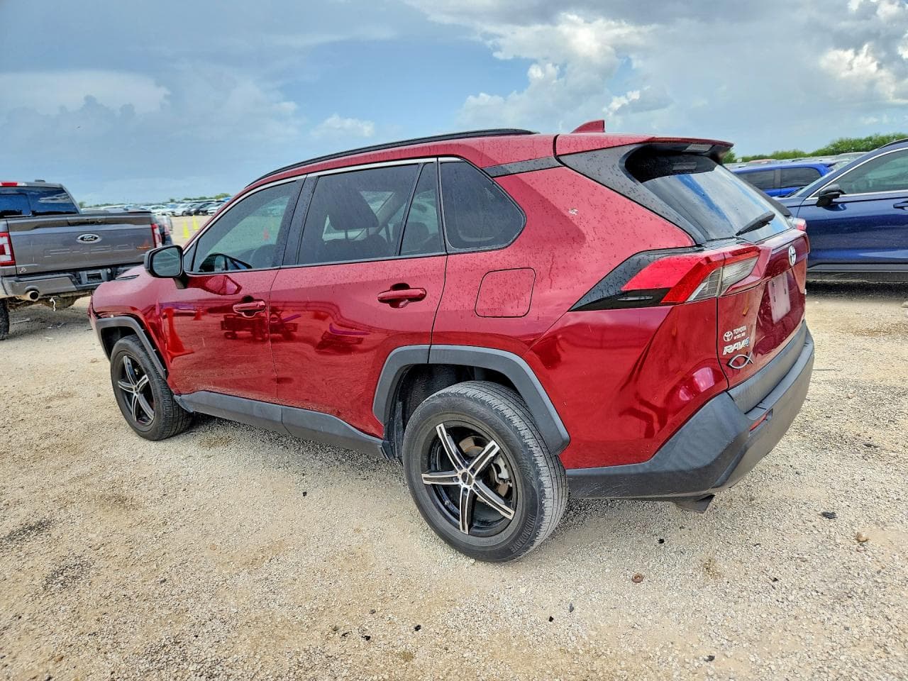 2019 Toyota Rav4 Le - foto 2