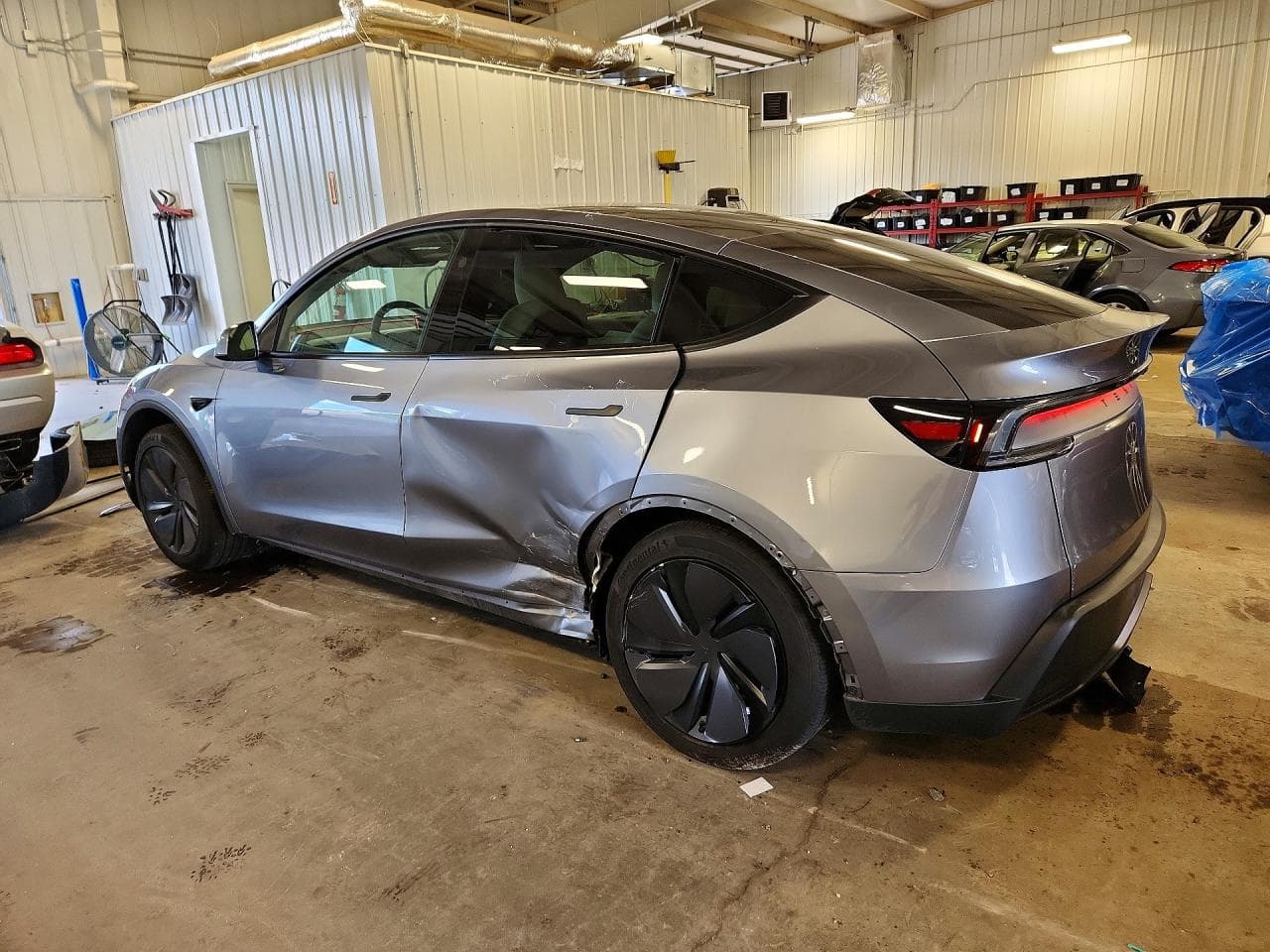 2026 Tesla Model Y - foto 2