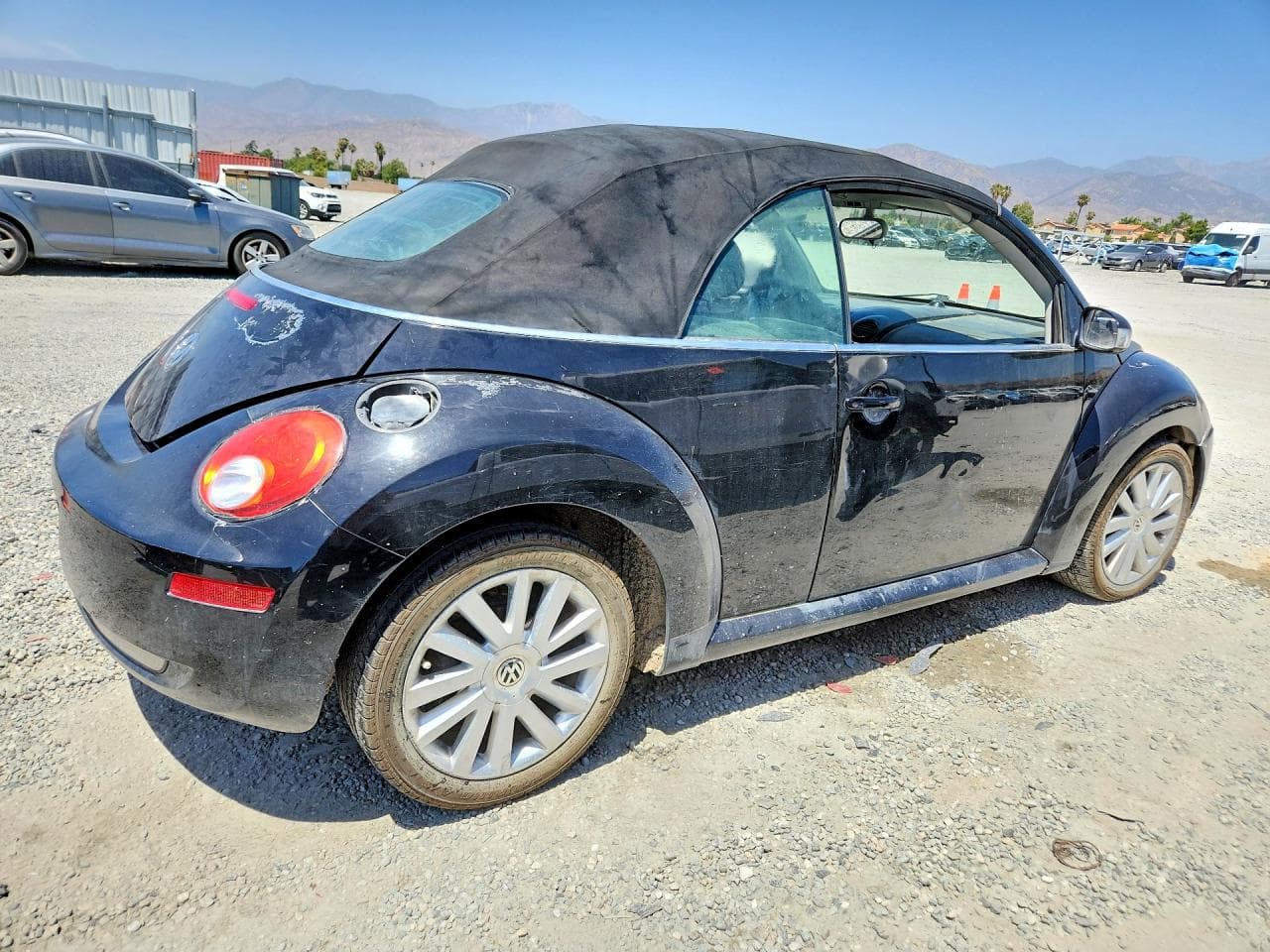 2008 Volkswagen New Beetle Convertible Se - foto 3
