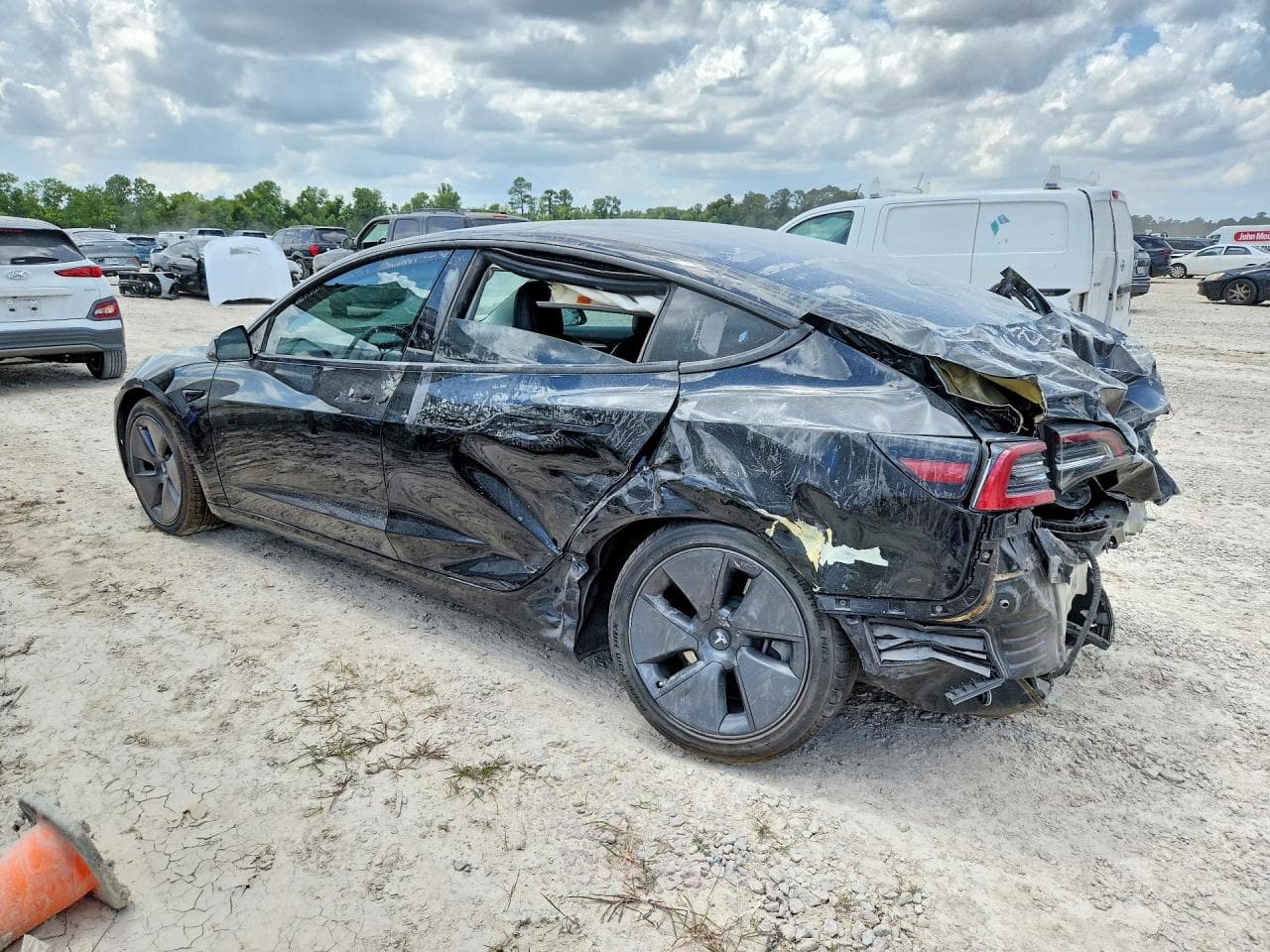 2023 Tesla Model 3 - foto 2