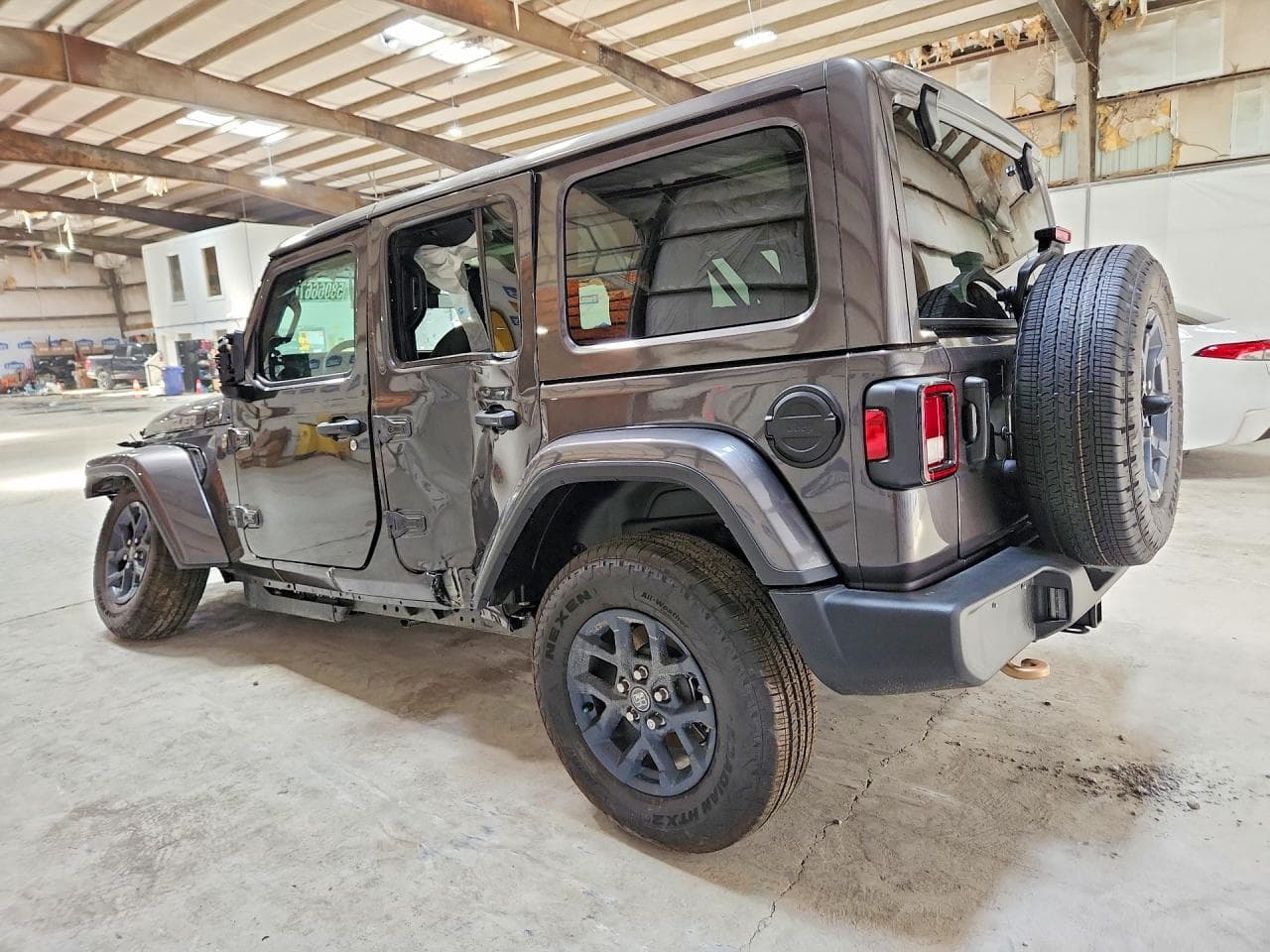 2026 Jeep Wrangler Sport - foto 2