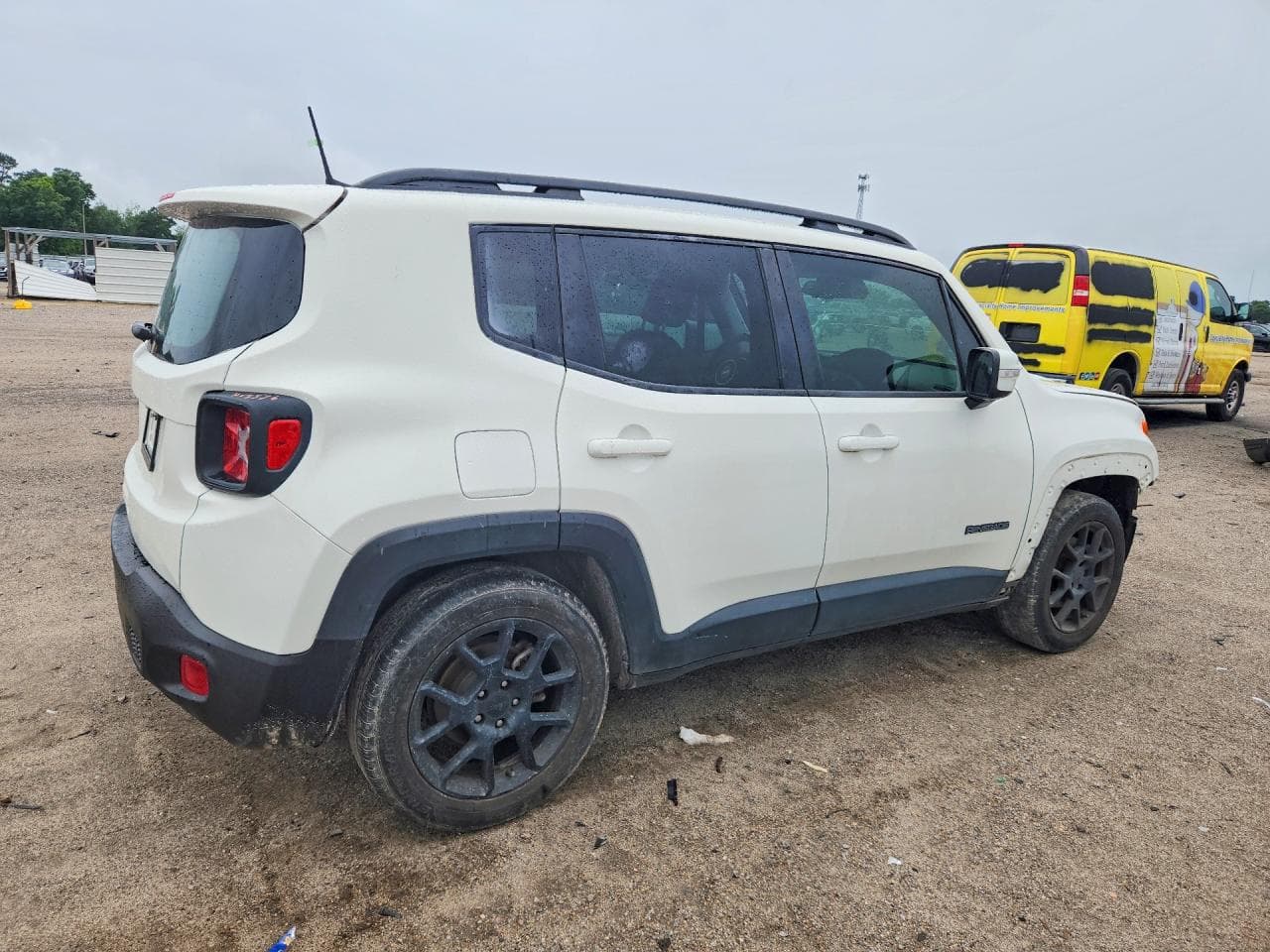 2020 Jeep Renegade Latitude - foto 3