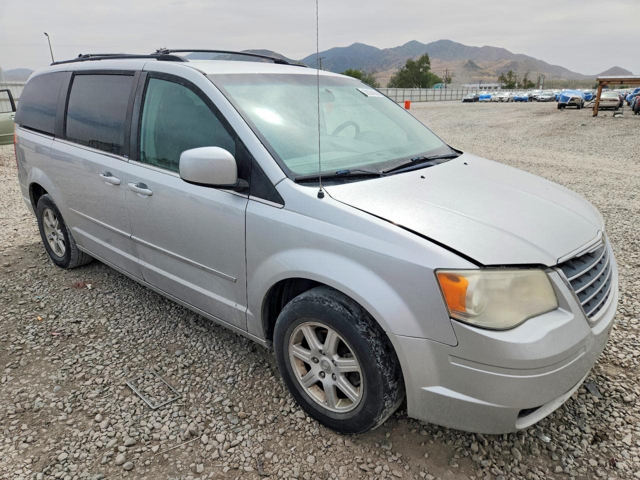 2010 Chrysler Town & Country Touring - foto 4