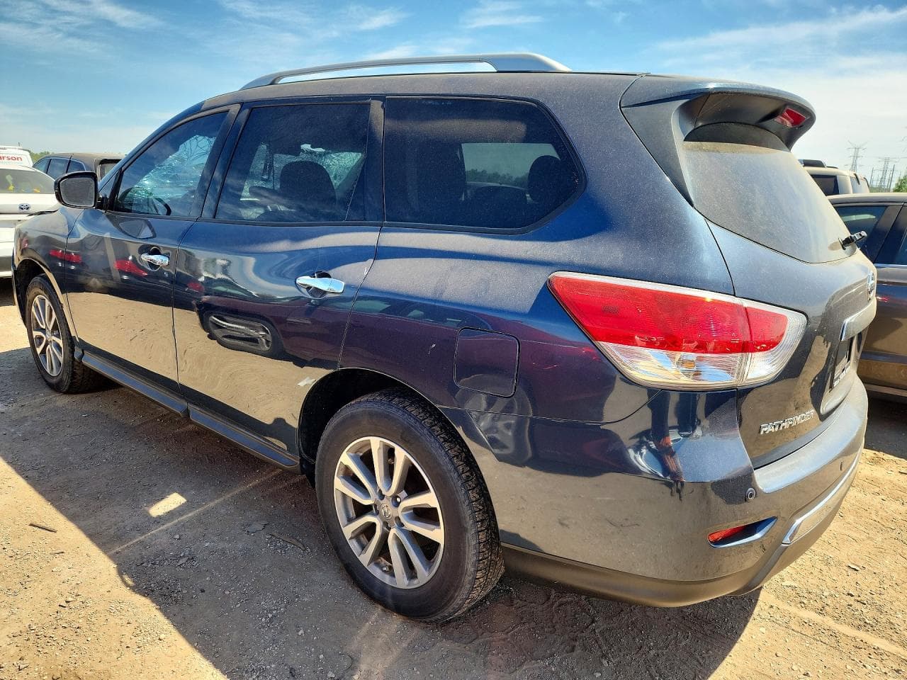 2016 Nissan Pathfinder Sv - foto 2