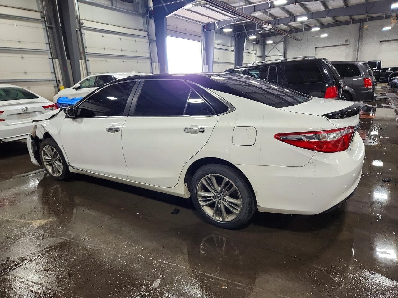 2016 Toyota Camry Se - foto 2