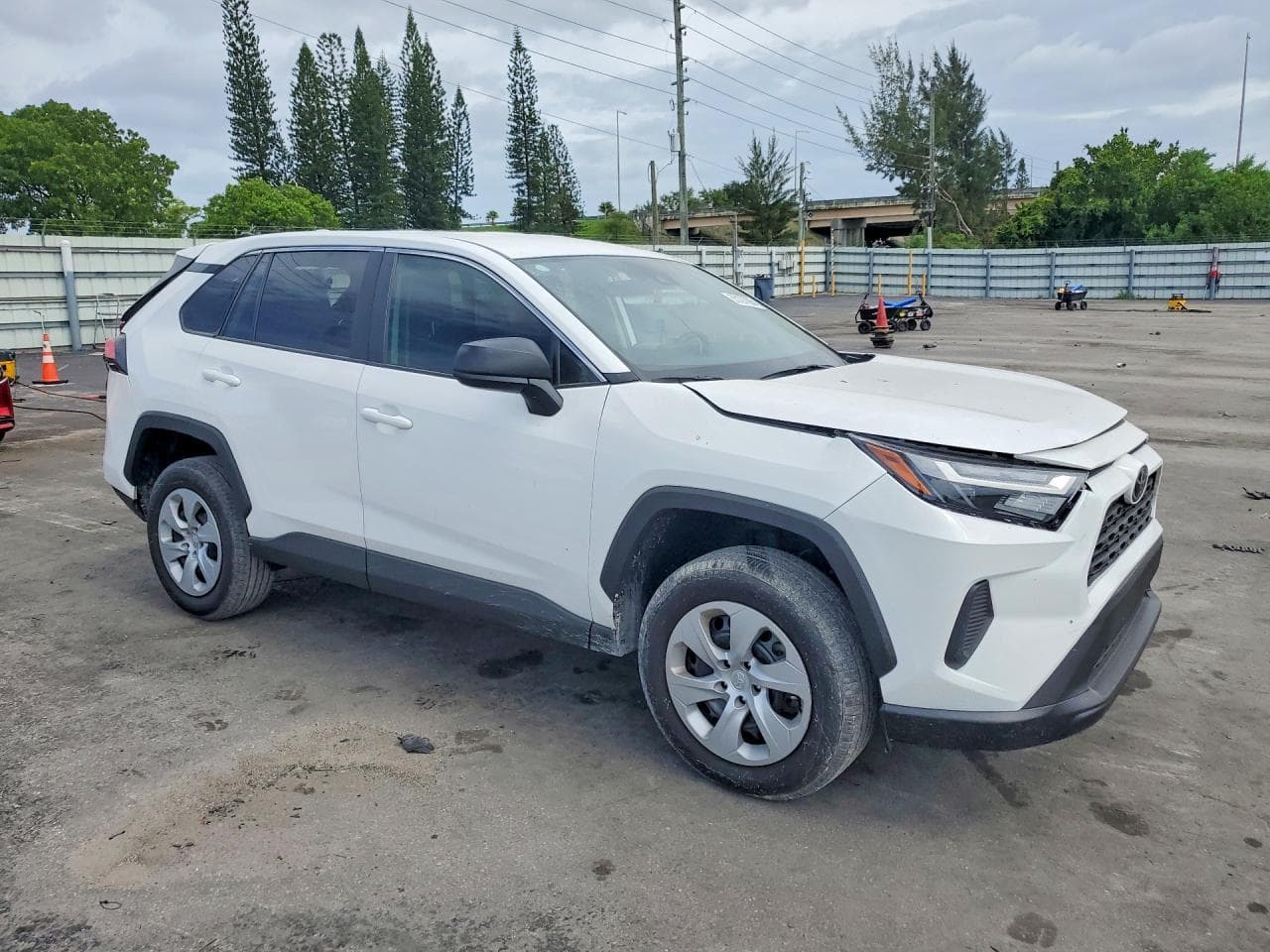 2025 Toyota Rav4 Le - foto 4