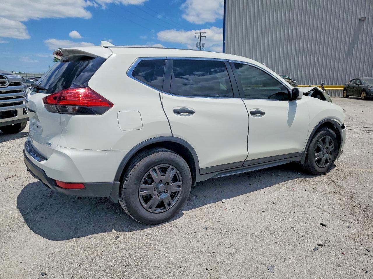 2017 Nissan Rogue S - foto 3