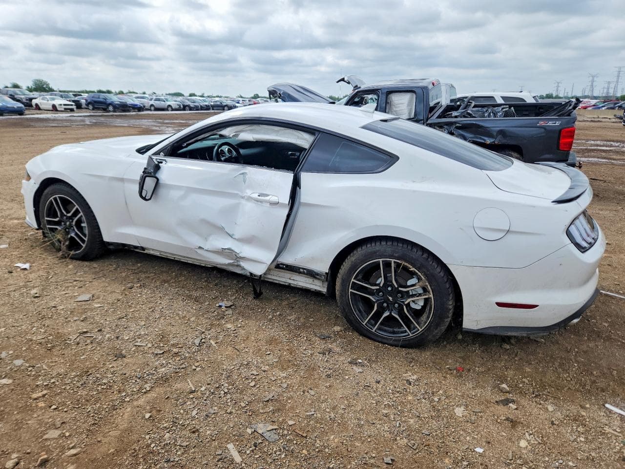 2020 Ford Mustang - foto 2