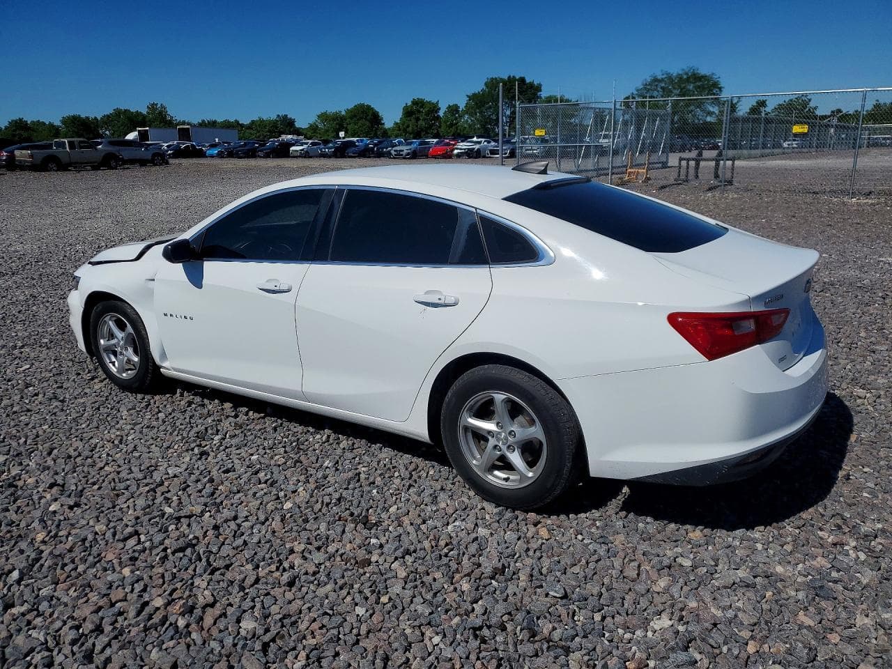 2017 Chevrolet Malibu Ls - foto 2