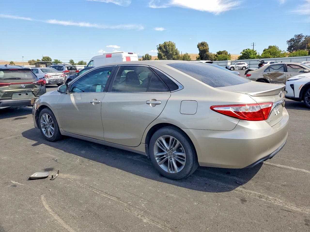 2015 Toyota Camry Se - foto 2