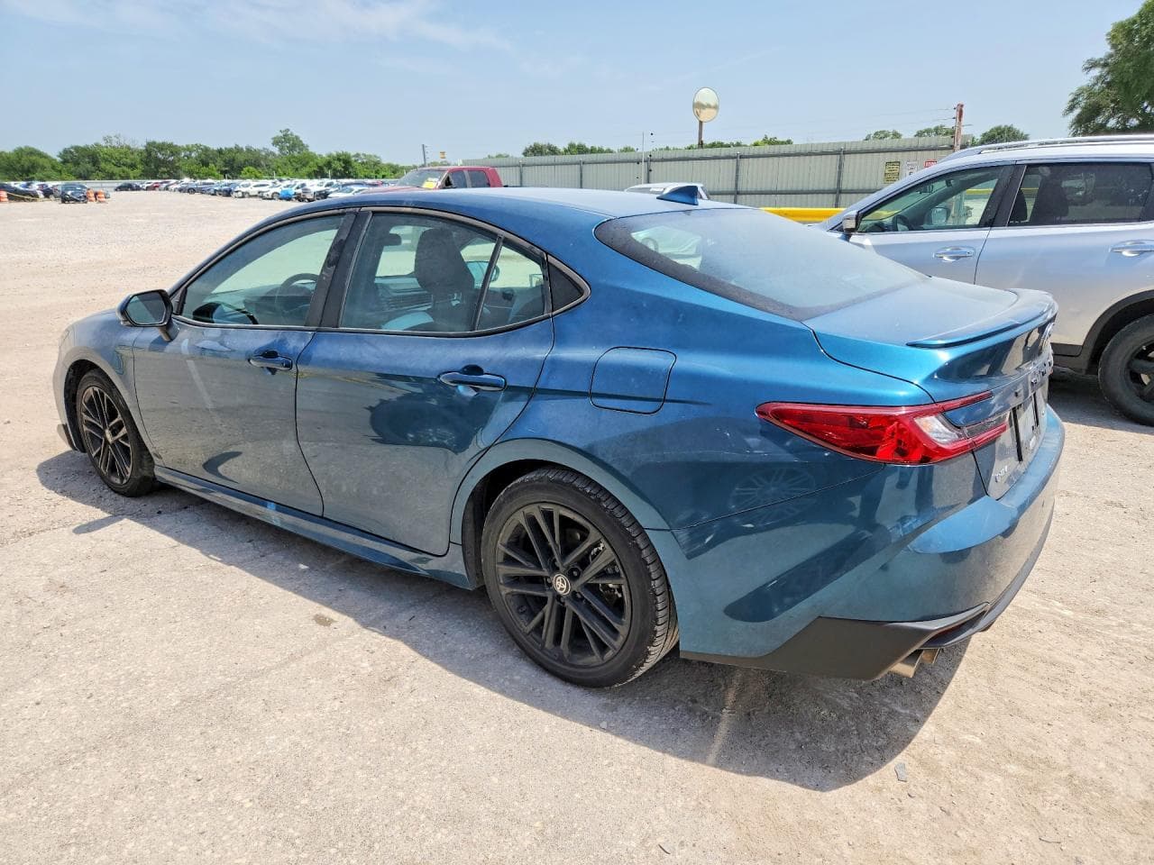 2025 Toyota Camry Se - foto 2