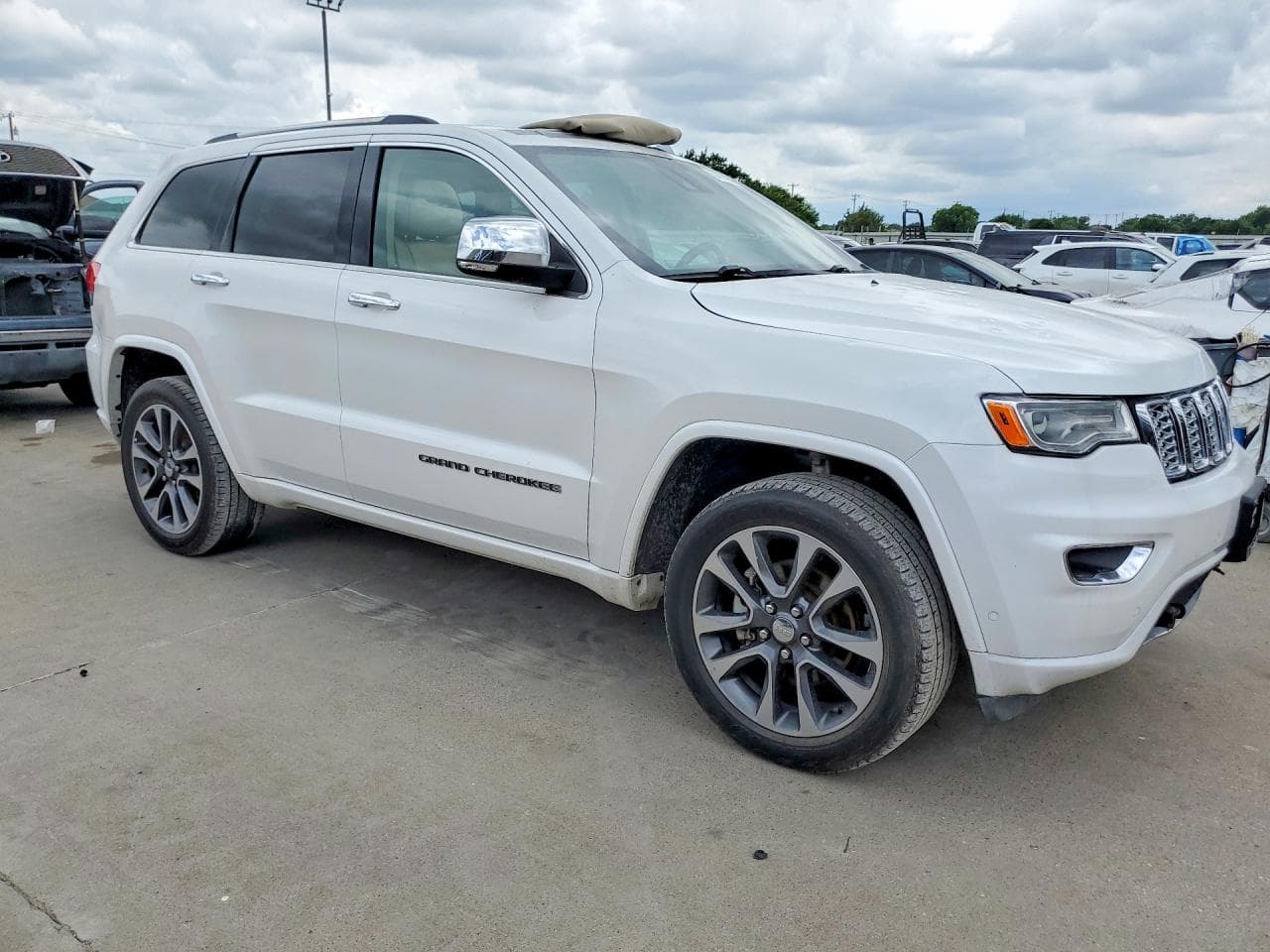 2017 Jeep Grand Cherokee Overland - foto 4