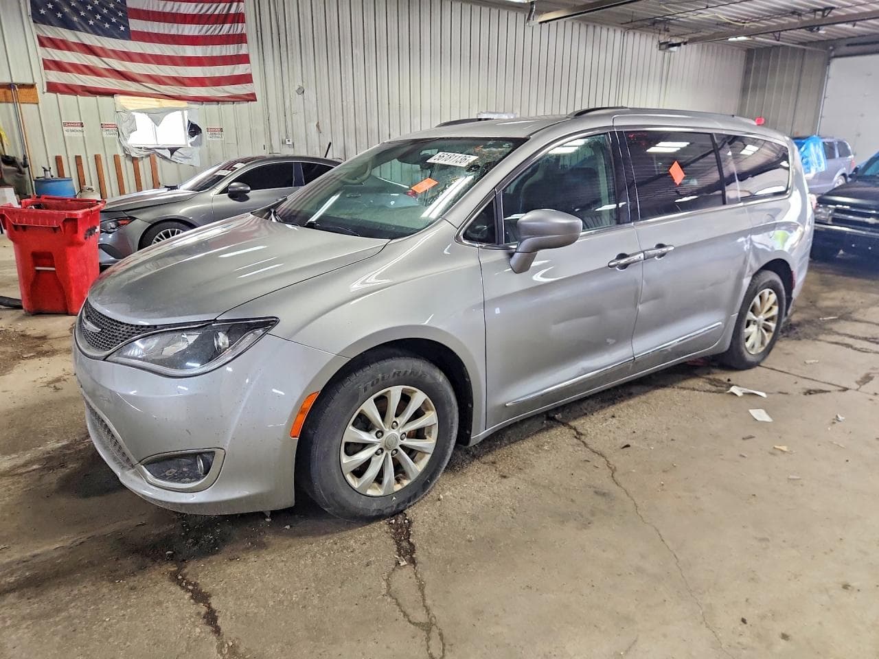Chrysler Pacifica 2017 z USA