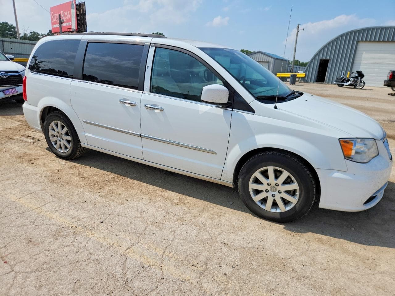 2015 Chrysler Town & Country Touring - foto 4