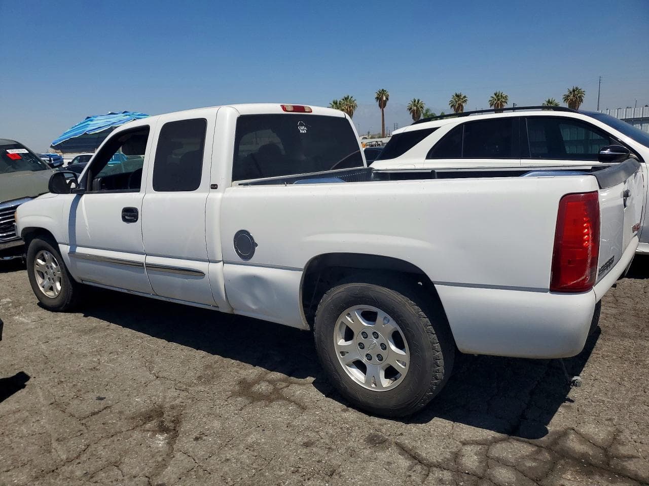 2005 GMC New Sierra C1500 - foto 2
