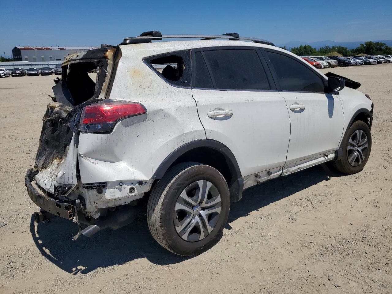 2017 Toyota Rav4 Le - foto 3