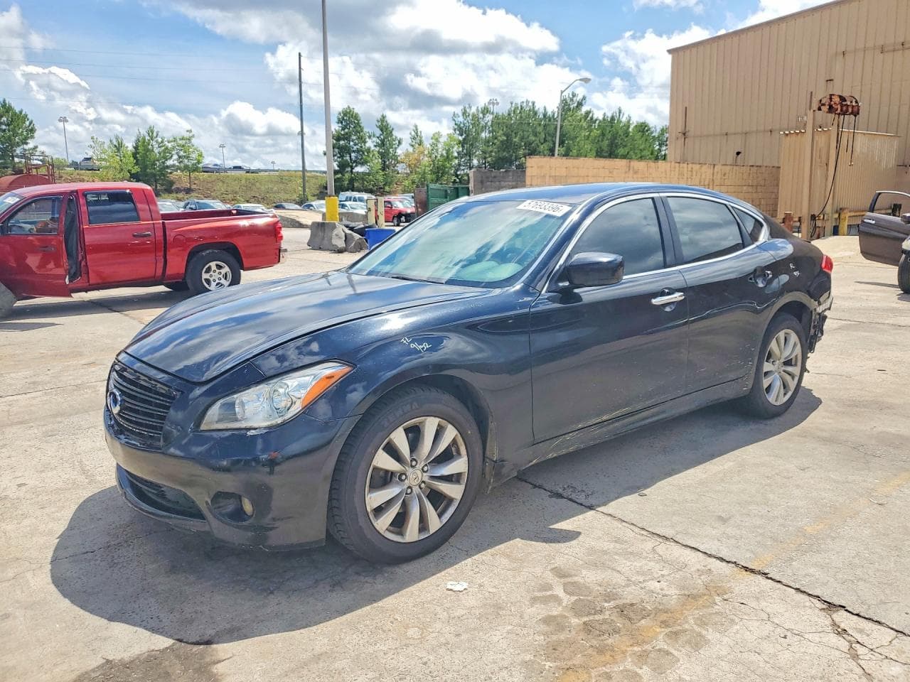 Infiniti M 2011 z USA