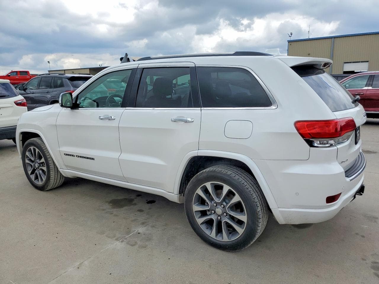 2017 Jeep Grand Cherokee Overland - foto 2