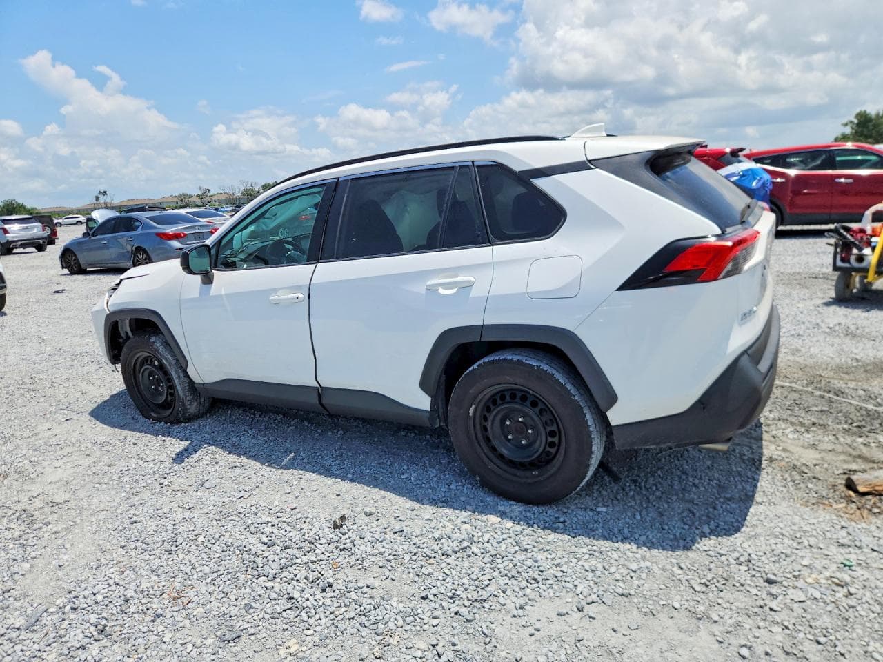 2020 Toyota Rav4 Le - foto 2