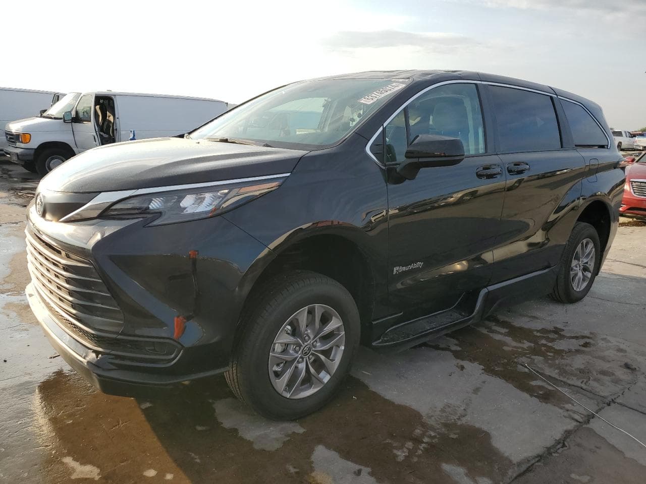 2024 Toyota Sienna Le