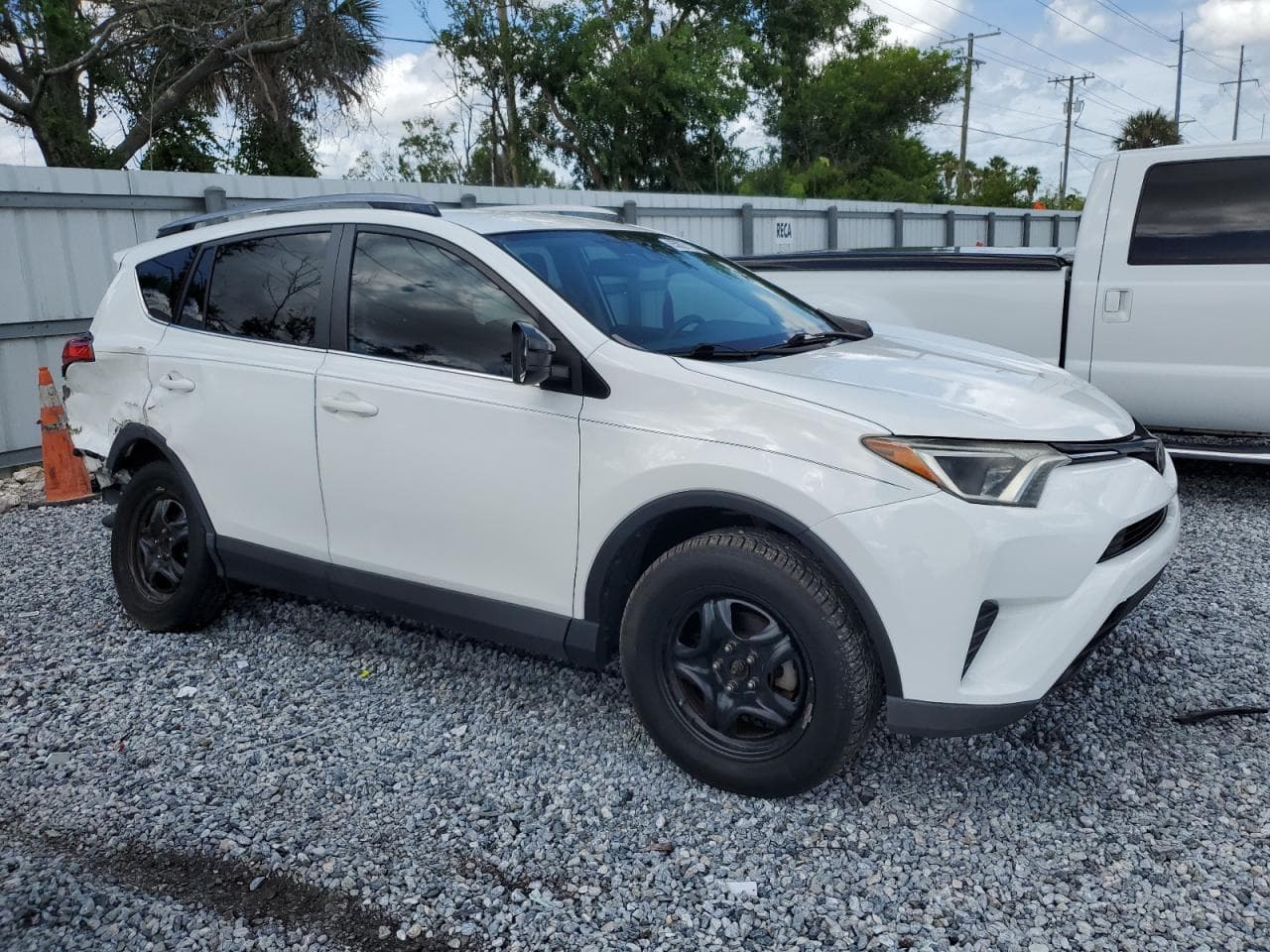 2017 Toyota Rav4 Le - foto 4