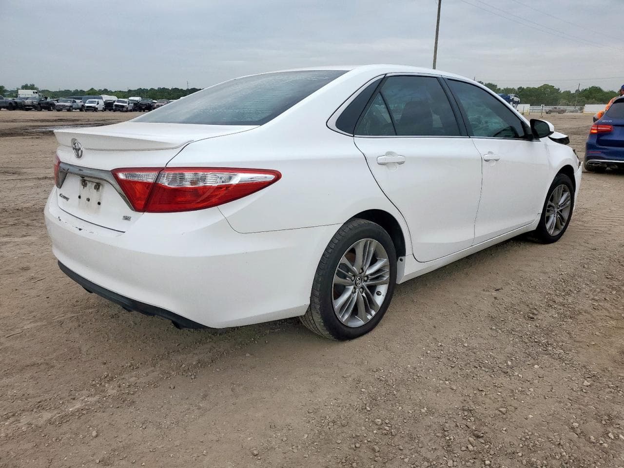 2016 Toyota Camry Le - foto 3