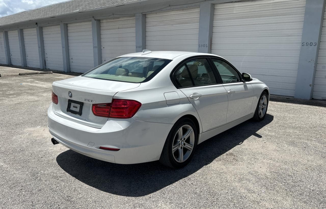 2013 BMW 328 I - foto 4
