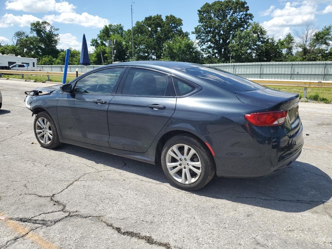 2016 Chrysler 200 Limited - foto 2