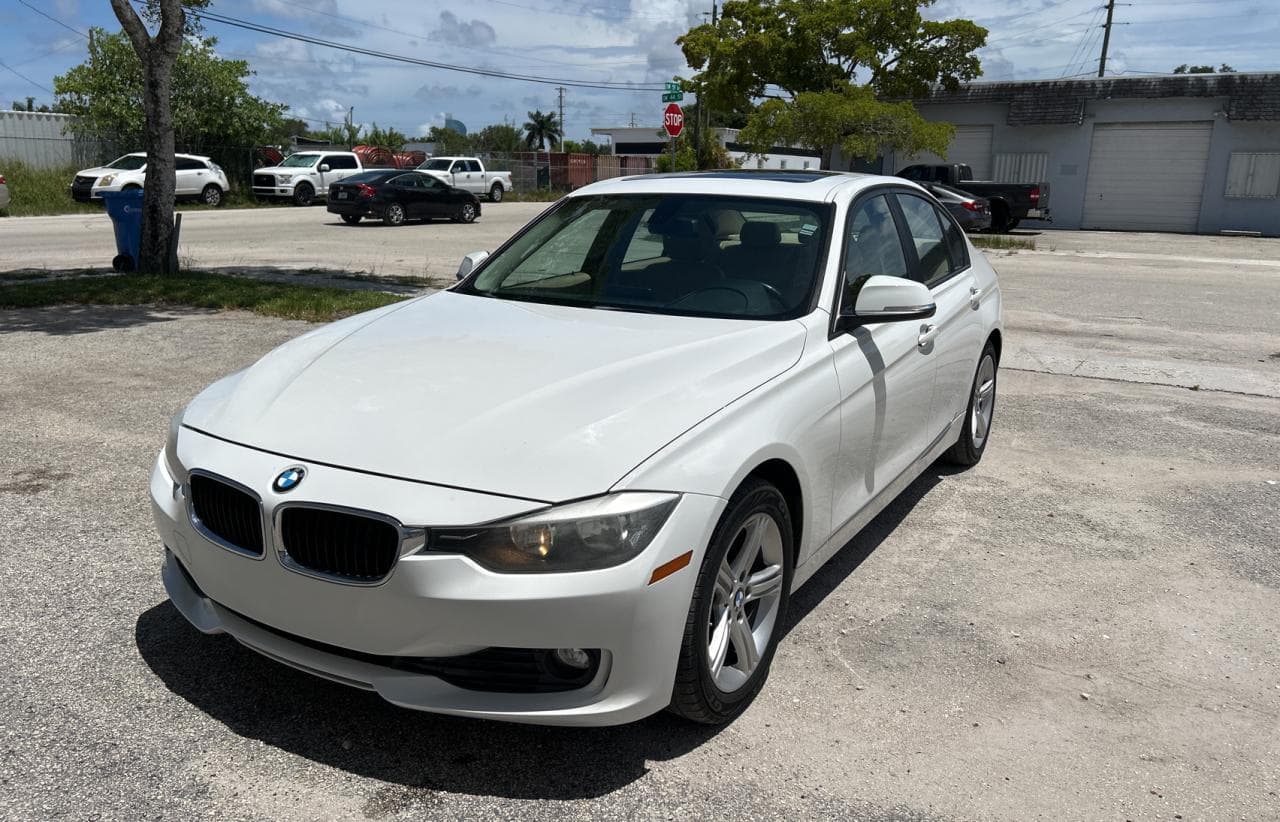 2013 BMW 328 I - foto 2