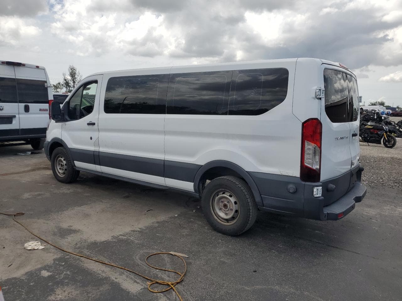 2017 Ford Transit T-350 - foto 2
