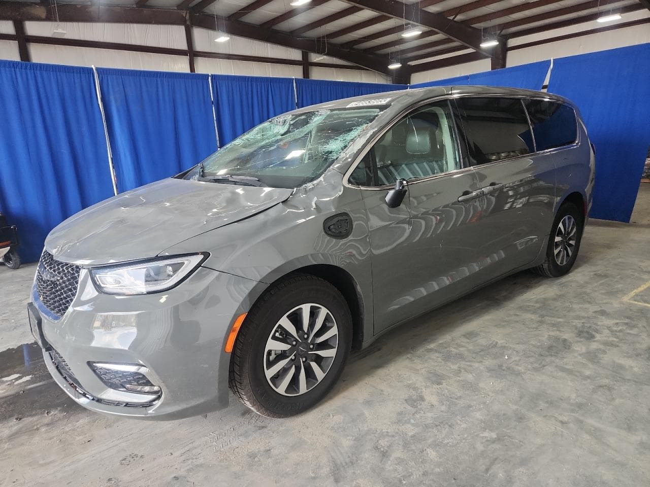 Chrysler Pacifica 2023 z USA