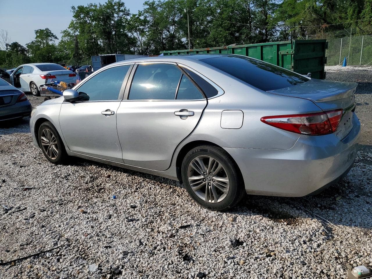 2016 Toyota Camry Se - foto 2