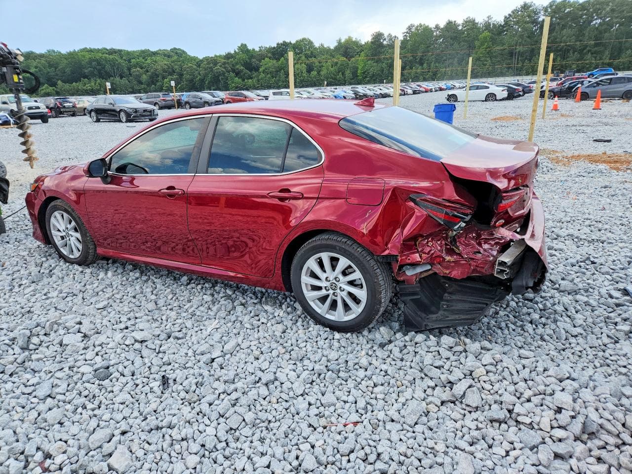 2022 Toyota Camry Le - foto 2