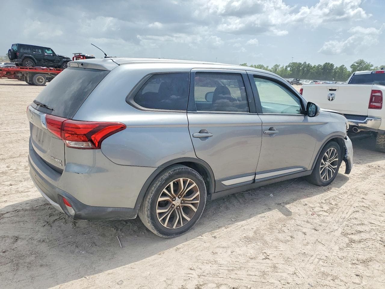 2016 Mitsubishi Outlander Se - foto 3