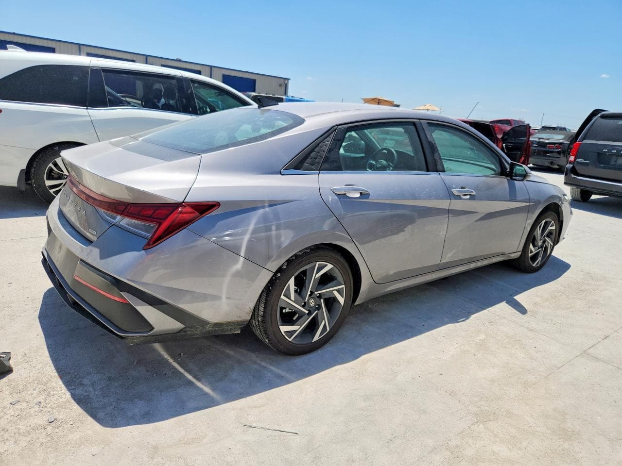 2026 Hyundai Elantra Limited - foto 3