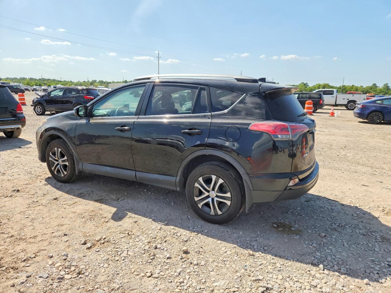 2018 Toyota Rav4 Le - foto 2