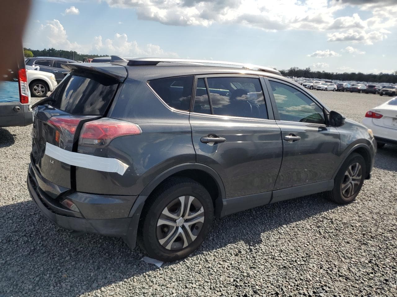 2017 Toyota Rav4 Le - foto 3