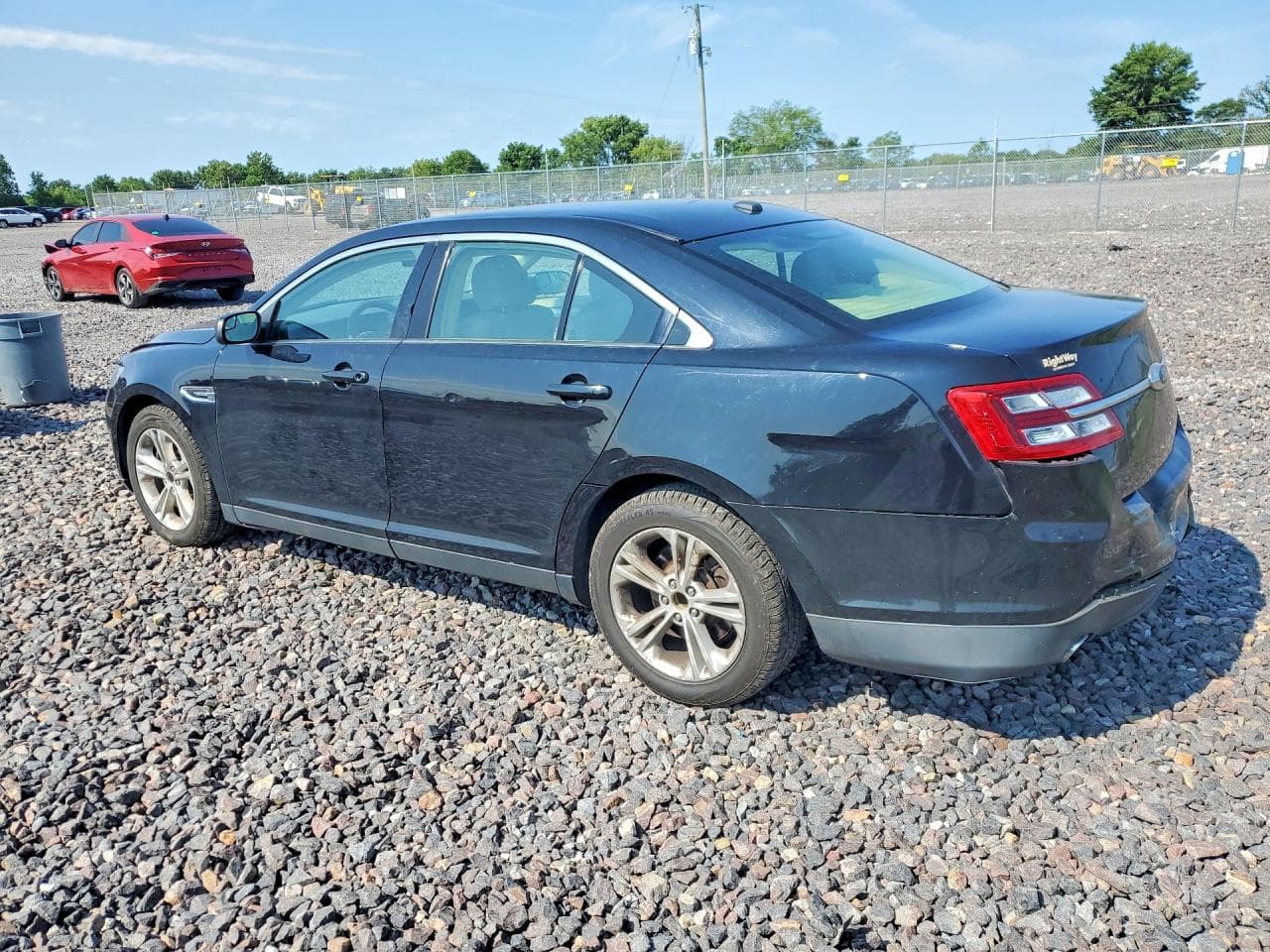 2017 Ford Taurus Se - foto 2