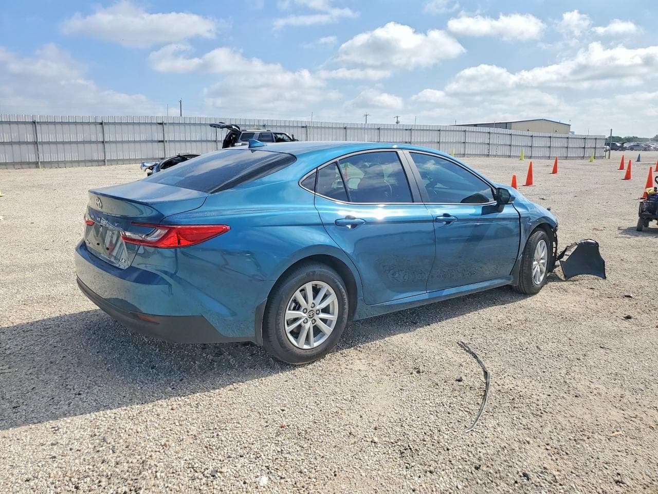 2026 Toyota Camry Le - foto 3